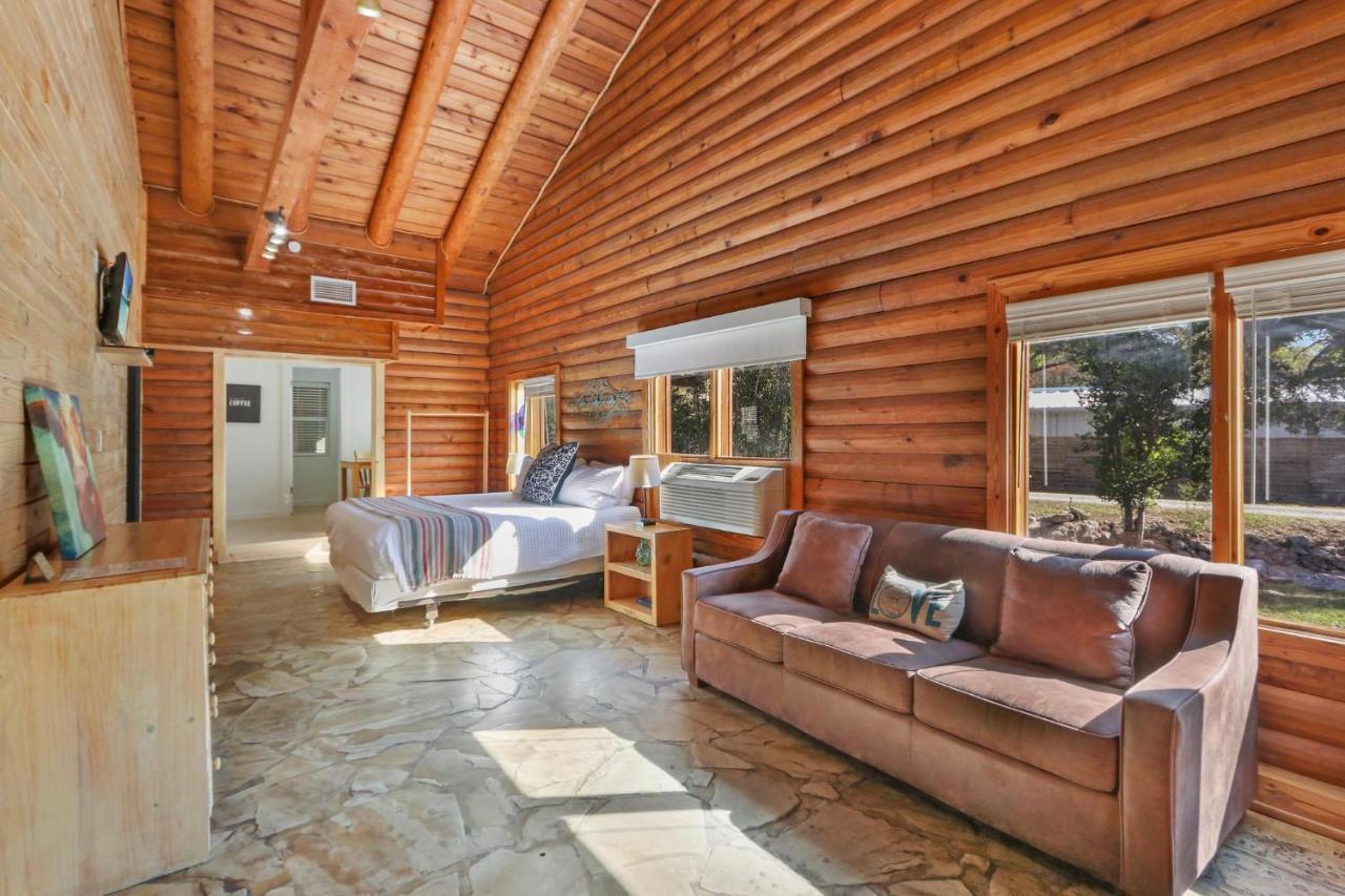 Wimberley Log Cabins Resort And Suites- Unit 4 Eksteriør bilde
